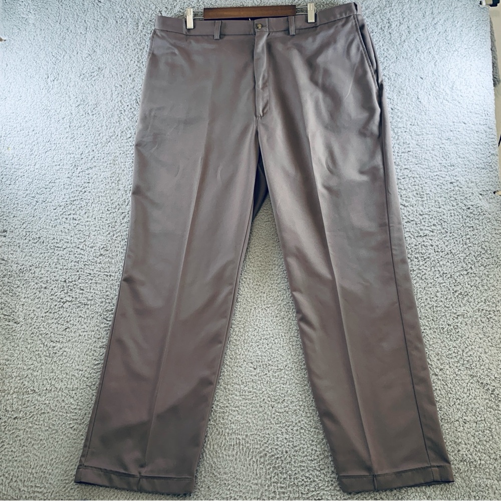Haggar Dress Pants‎ Men's 42x32 (Actual 42x31) Flat Front Expandable Waist Brown